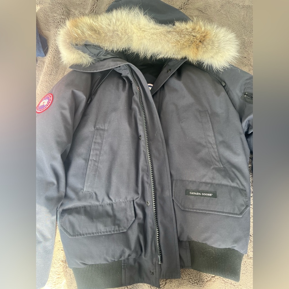 Men’s Canada Goose Winter Bomber Jacket. Color: Navy